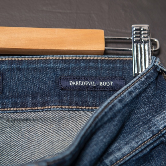 Guess Daredevil Boot Jeans Size 28 - Picture 6 of 8